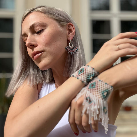 Секретний канал з бісероплетіння